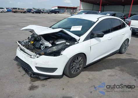2016 Ford Focus Se z USA, uszkodzony, nr VIN 1FADP3F21GL231026
